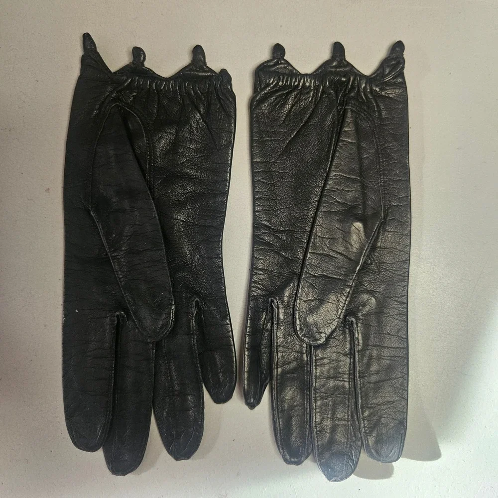 Vintage Black Leather Crown Scalloped Wrist Gloves EU 50 Gothic Regal 50s 60s